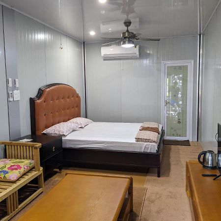 Private Rooms With International Airport View New Delhi Exterior photo