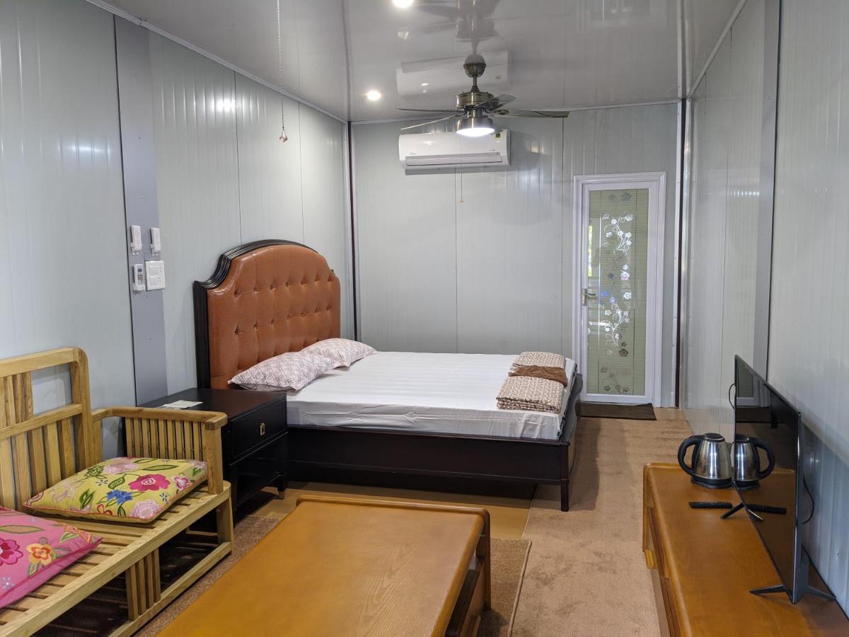 Private Rooms With International Airport View New Delhi Exterior photo
